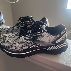 Brooks Adrenaline GTS Men's Black White Athletic Shoes